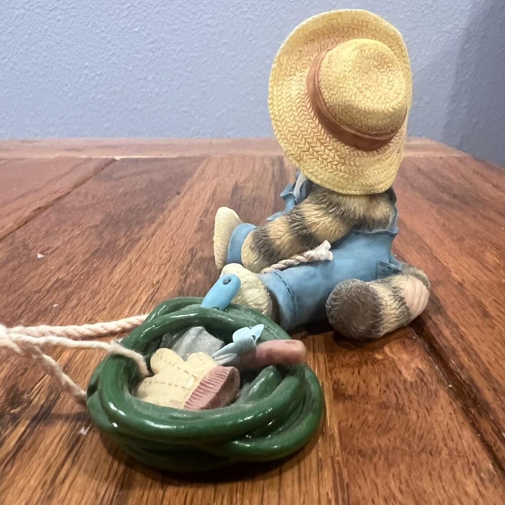 Vintage 1997 Priscilla Hillman Enesco Figurine “A Labor of Love” - Picture 3 of 6